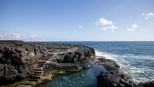 A timelapse of the charco azul natural pools in la palma, canary islands - 映像、動画