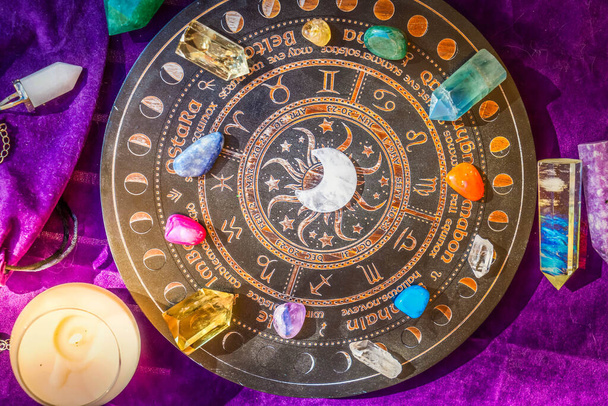 Gemstones for zodiac signes, minerals over life flower chart. Magic healing Rock for Reiki Crystal Ritual, Witchcraft, spiritual esoteric practice - Foto, afbeelding