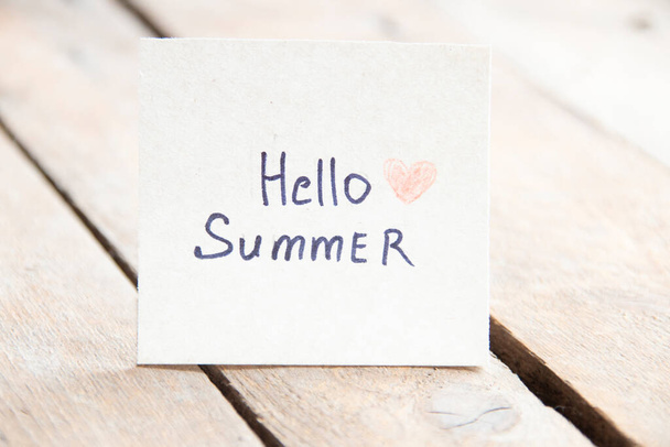  Hello summer tag. Creative concept. A tag with the inscription. - Foto, afbeelding