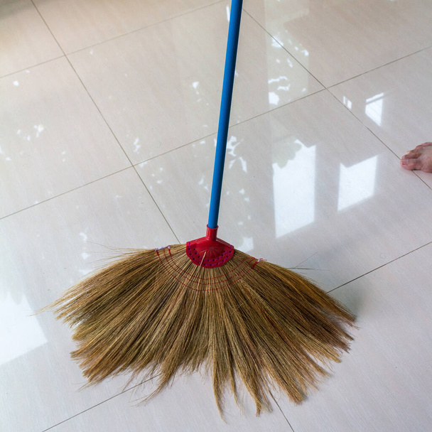 broom floor clean tool housework. - Foto, Imagen