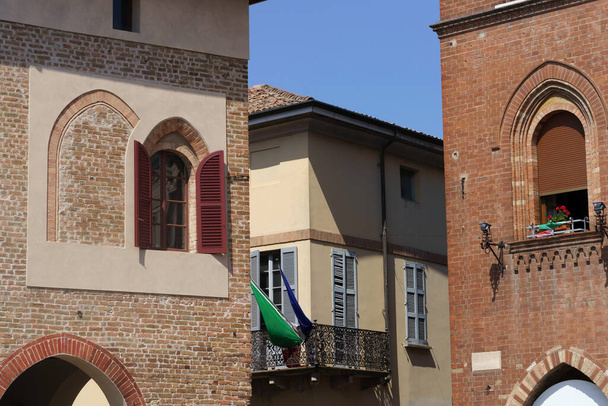 Lodi, Lombardy, Italy: historic buildings in Piazza della Vittoria, the main square of the city - Foto, Imagem