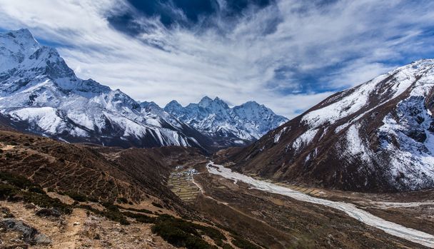 Pięknej, alpejskiej scenerii, w Himalajach - Zdjęcie, obraz