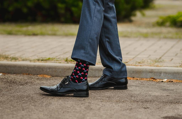 Homem Pernas com Calças e Sapatos Detalhe
 - Foto, Imagem