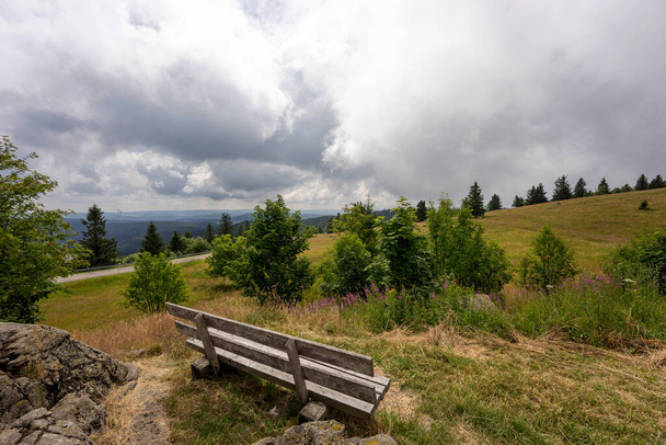 Näkymä Kandelin vuoren lepopaikasta laaksoon. Schwarzwald Saksa - Valokuva, kuva