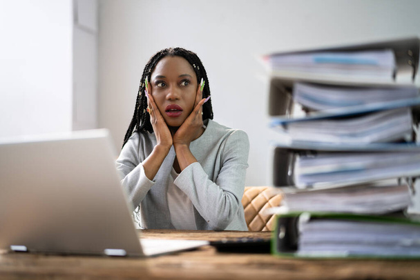 African American Business Woman Tired And Stressed - Φωτογραφία, εικόνα