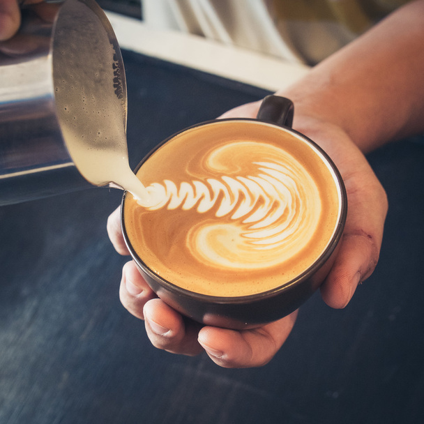 how to make latte art coffee  - Valokuva, kuva