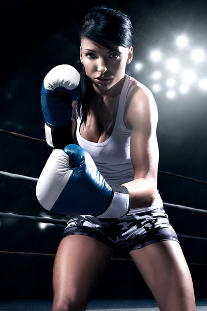 Sexy woman boxing - Φωτογραφία, εικόνα