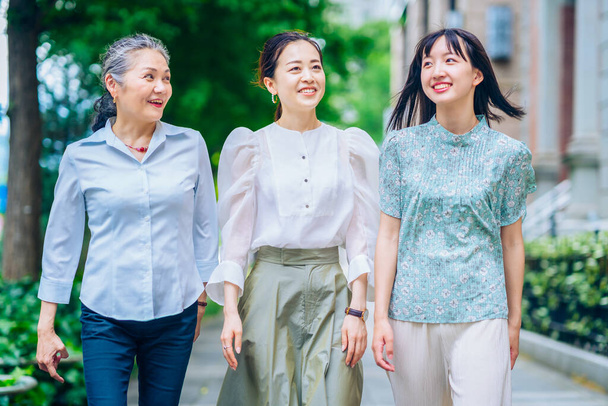 Asian three women of different generations - Valokuva, kuva