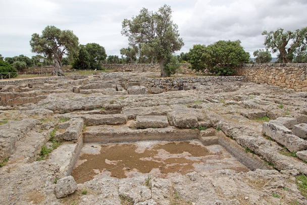 Egnazia bylo starobylé město Messapii jako Egnazia Apulia byl středověký biskupství, který zůstává latinskokatolický titulární viz. Nachází se v blízkosti moderní Fasano, v Salentu, v jižní části Apulie, regionu v jižní Itálii. První sett - Fotografie, Obrázek