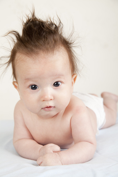 sevimli küçük oğlu, süslü saç kesimi ile  - Fotoğraf, Görsel