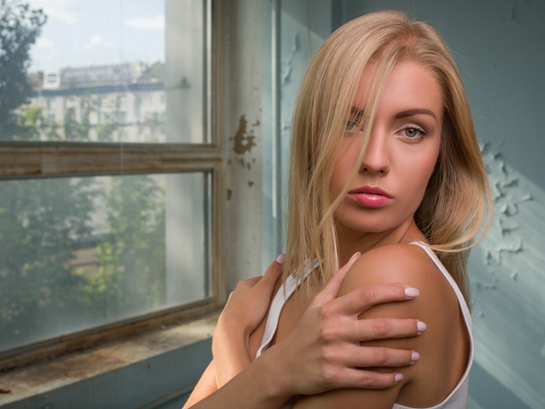 Beautiful blond girl expresses different emotions - Foto, Imagem