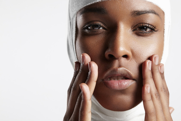 Black woman with bandaged head - Photo, Image