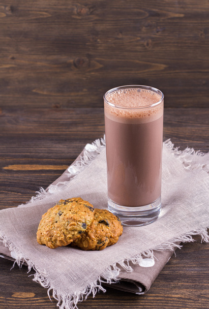 Chocolate milk with diet oatmeal cookies - Fotoğraf, Görsel