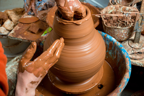 Pottere, vytváří hliněné nádoby - Fotografie, Obrázek