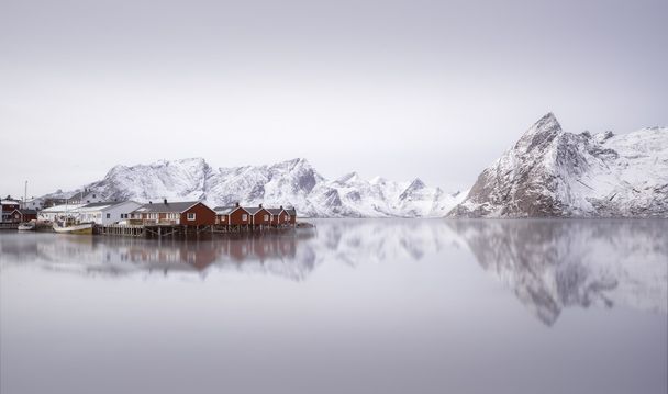 ハムネイ、ノルウェーの日の出 - 写真・画像