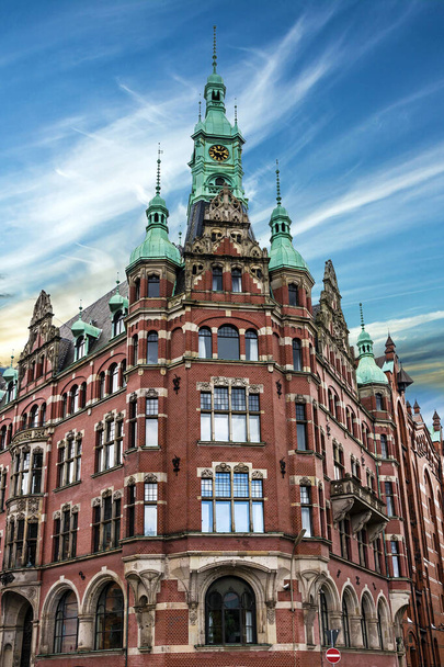 Hamburg, Duitsland. Oude magazijn gebouw - Foto, afbeelding