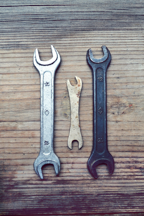 Kleiner Satz Eisenschlüssel und Schraubenschlüssel - Foto, Bild