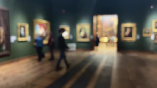Размытый интерьер музейной галереи, история искусств и концепция культуры - Кадры, видео
