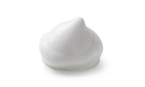 Білий косметичний пінний мус, миючий засіб, піна для гоління, шампунь ізольований на білому тлі. піни догляду за шкірою
 - Фото, зображення