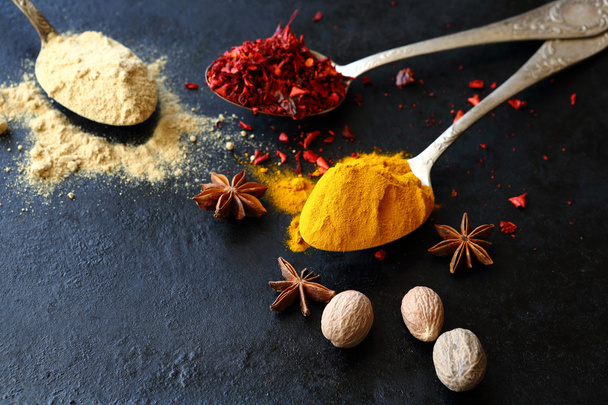oriental spices and the old background - Foto, imagen