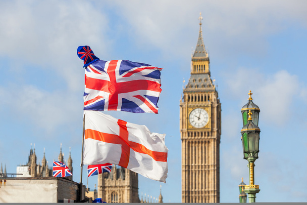 Drapeaux britanniques et anglais à Londres
 - Photo, image
