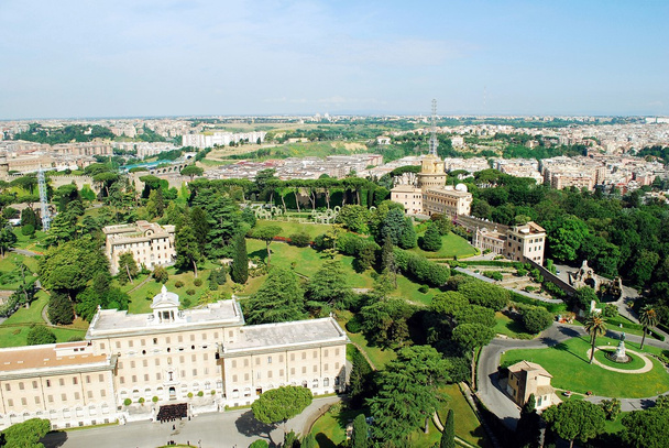 Widok miasta Rome z dachu St Peter Bazyliki - Zdjęcie, obraz