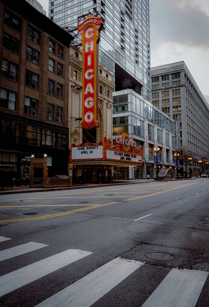 A view of the famous Chicago theatre from the street - Foto, Imagem