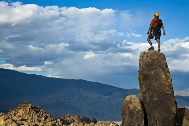 Alpinista se aproximando do cume
. - Foto, Imagem