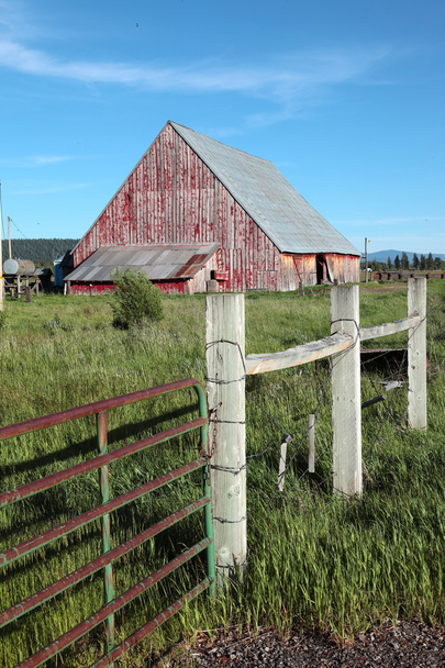 Antiguo granero y cerca, Oregon
. - Foto, imagen