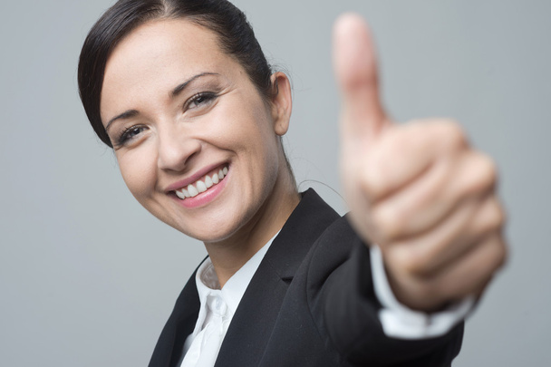 Businesswoman with thumbs up - Foto, imagen