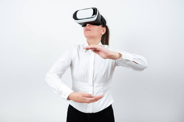 Woman Wearing Vr Glasses And Presenting Important Messages Between Hands. - Fotoğraf, Görsel