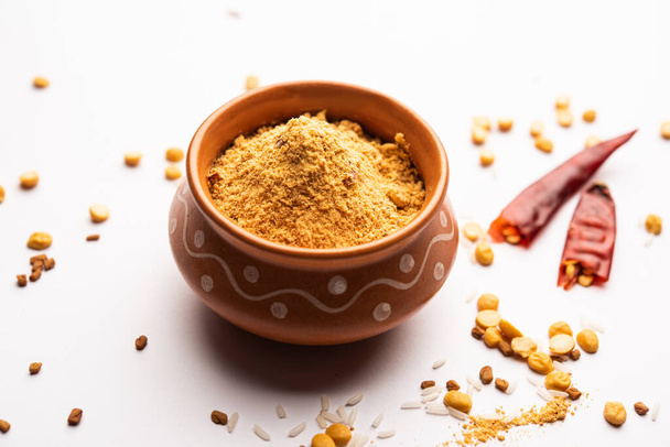 Idli Podi or chutney Powder- dry condiment for South Indian breakfast - Foto, Imagen