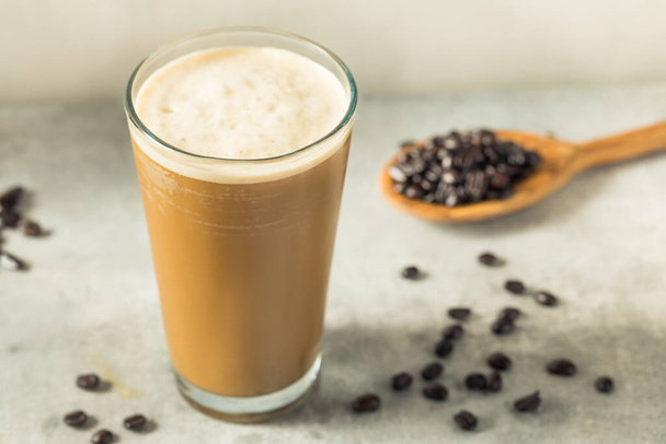 Frothy Cold Brew Nitro Coffee in a Glass - Foto, Imagen