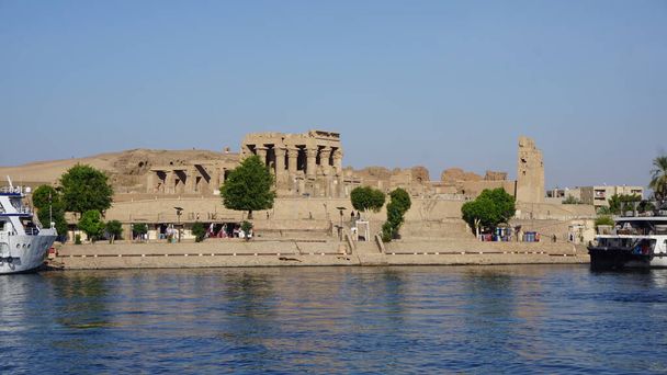 View of the Komombo temple along the Nile River in Egypt - Zdjęcie, obraz