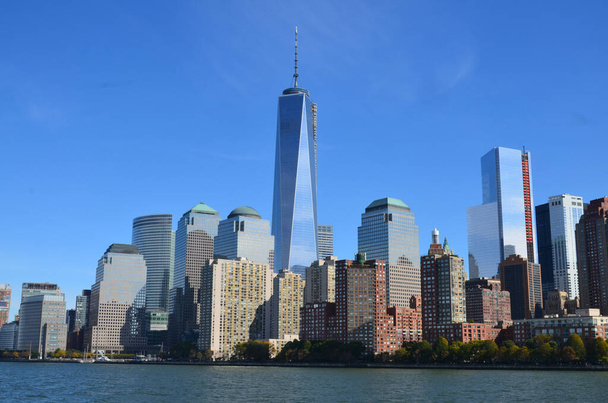 NEW YORK UNITED STATES OF AMERICA 10 24 2013: Lower mahattan and One World Trade Center or Freedom Tower in New York City is the primary building of the new World Trade Center complex - Foto, imagen