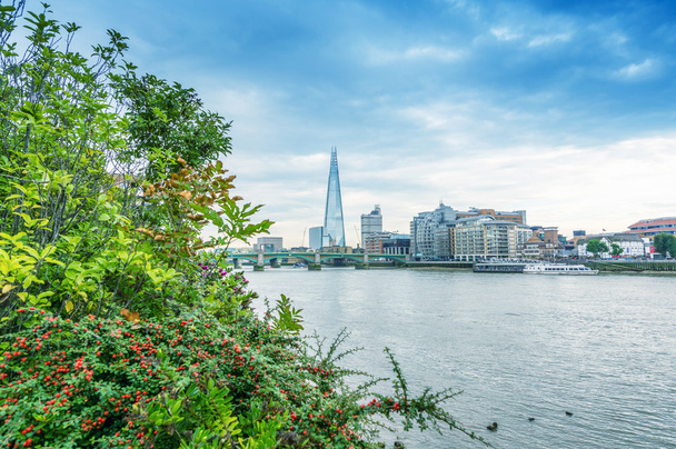 Londres ciudad panorama con río
 - Foto, Imagen