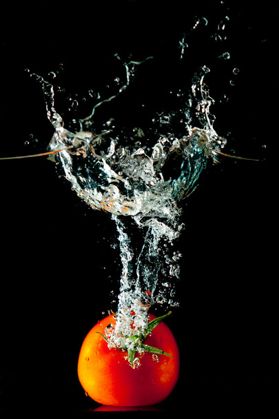 Tomato Water Splash - Foto, afbeelding