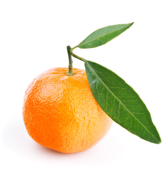tangerine with leaves isolated on white - Foto, Imagem