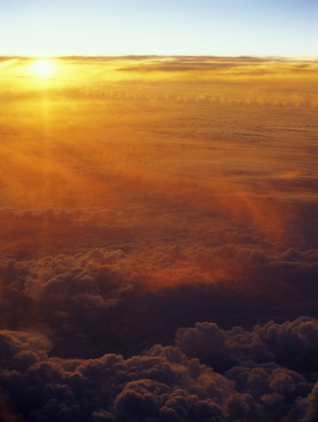 Sonnenuntergang über Wolken. - Foto, Bild