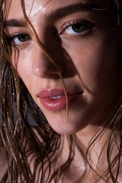 Beauty woman. Beautiful face close up of female fashion model - Valokuva, kuva