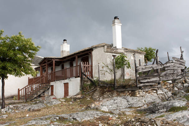 Antigua casa abandonada en Kastro Village, Grecia - Isla de Tasos
 - Foto, Imagen