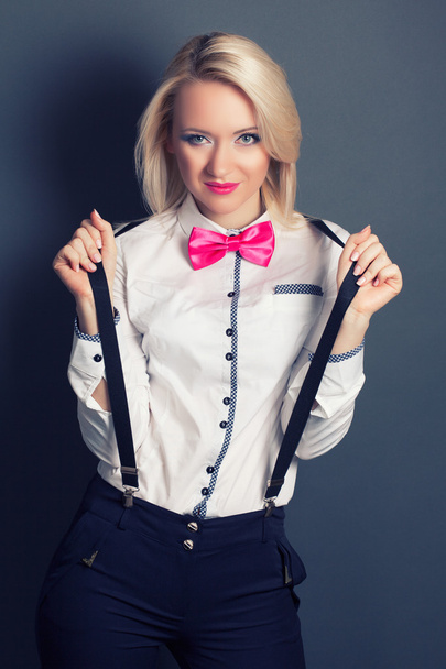 Woman wearing bow tie - Foto, afbeelding