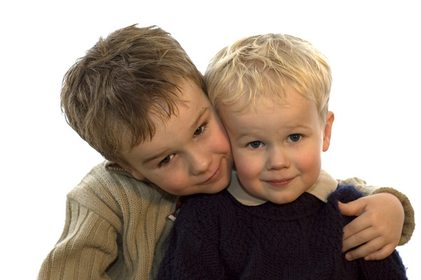 2人の素敵な兄弟5歳と2歳。白い背景で - 写真・画像