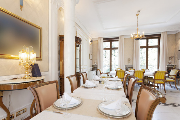 Interiér jídelny ozdobný v luxusní vile - Fotografie, Obrázek