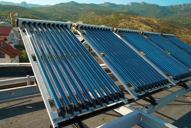 vakuové solární systémy pro ohřev vody - Fotografie, Obrázek