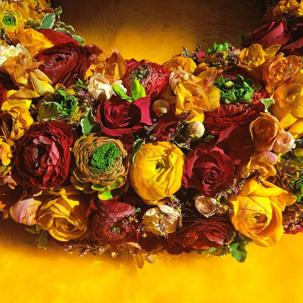 kytice nebo květinové aranžmá, uspořádání květin pro dekorační účely - Fotografie, Obrázek