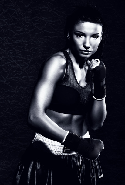 Attractive woman boxing - Foto, Imagen