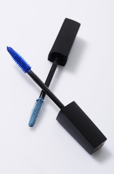 Escova de rímel azul de dois tons
 - Foto, Imagem