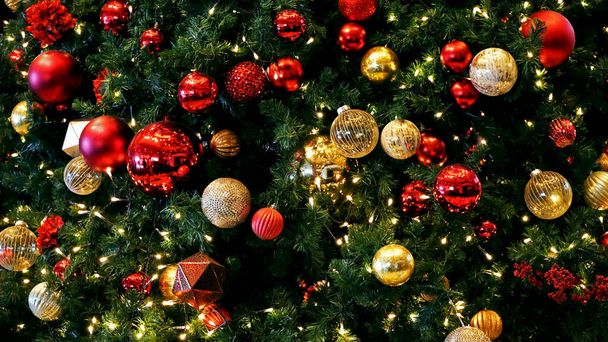 Διακόσμηση χριστουγεννιάτικου δέντρου ως φόντο - Φωτογραφία, εικόνα