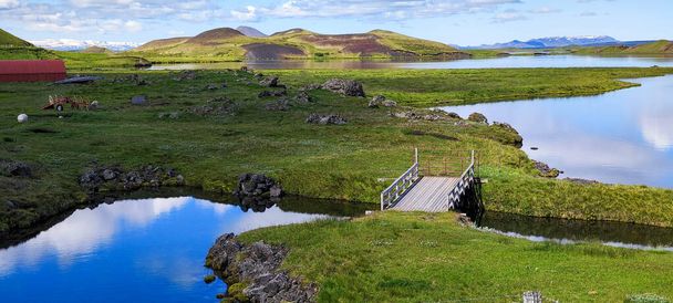 Venkovská krajina jezera Myvatn na Islandu - Fotografie, Obrázek